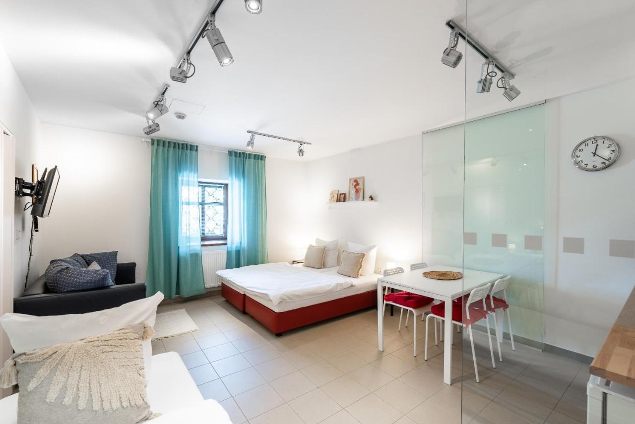 Apartman Muzeum Obchodu Karlštejn Exteriör bild