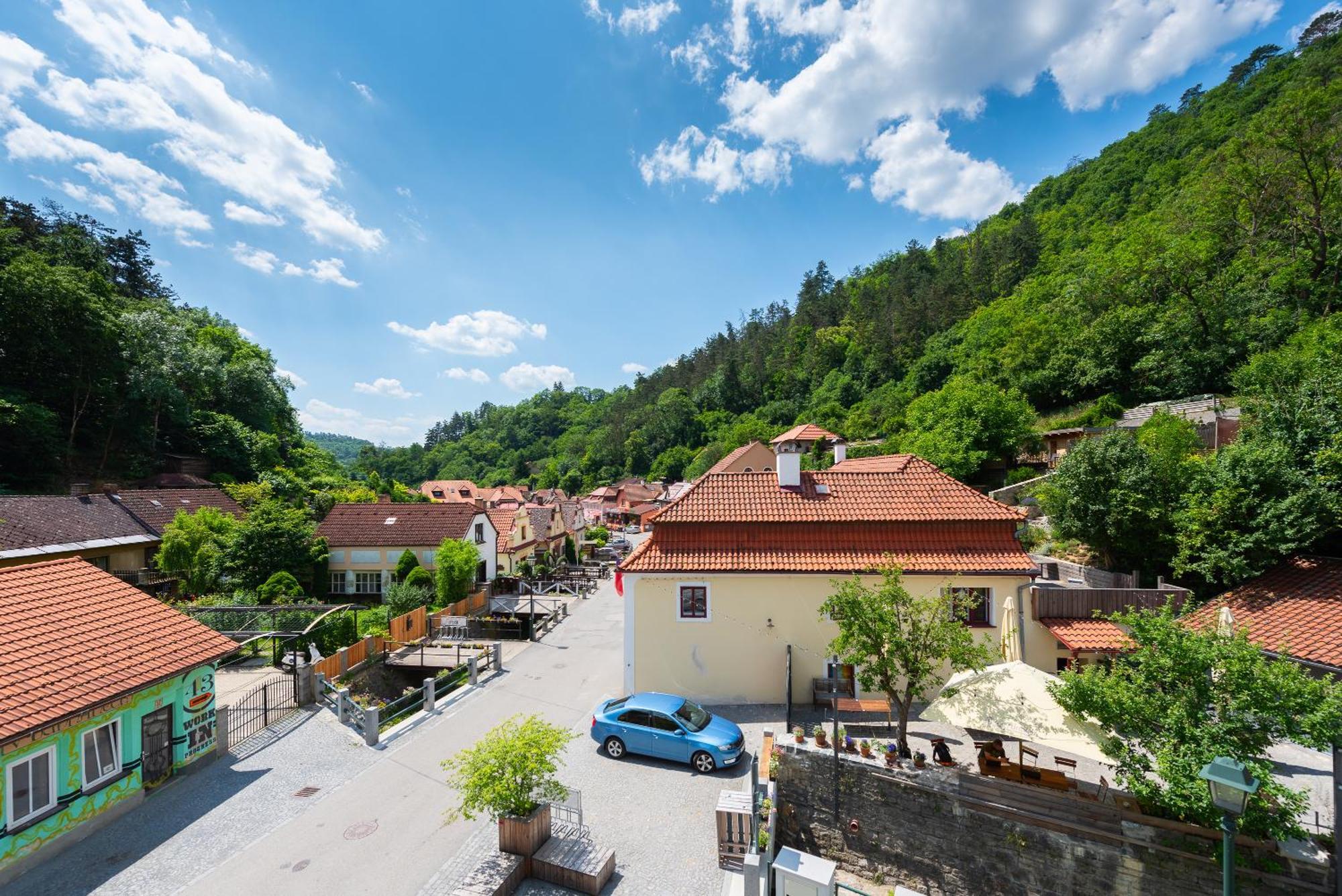 Apartman Muzeum Obchodu Karlštejn Exteriör bild