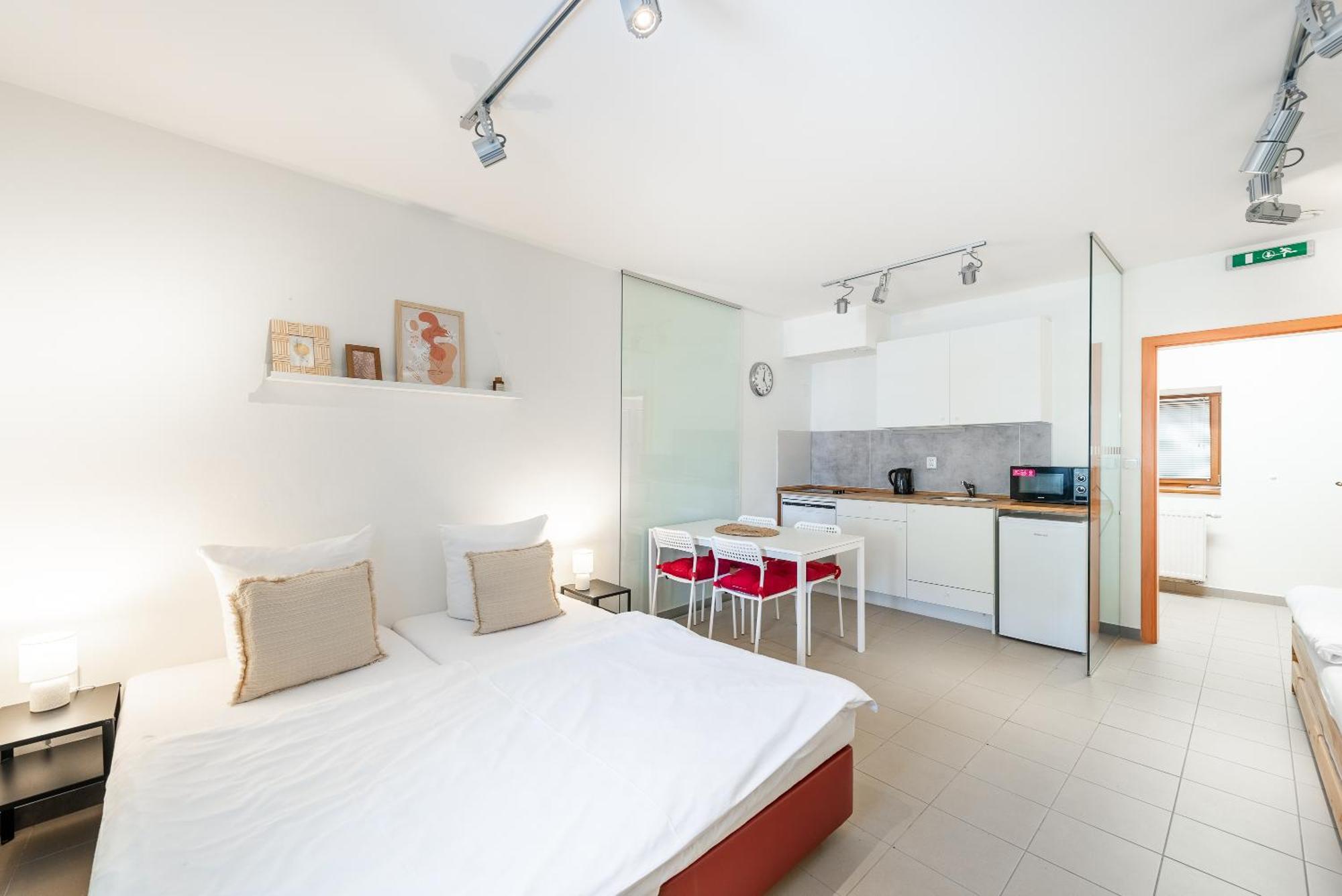 Apartman Muzeum Obchodu Karlštejn Exteriör bild