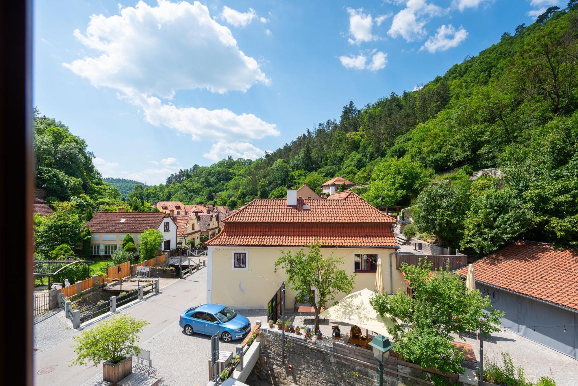 Apartman Muzeum Obchodu Karlštejn Exteriör bild